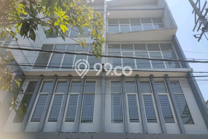 Unit Ruko Dijual di Gayungan Surabaya Luas Tanah 91m2, Luas Bangunan 395m2 Unit Ruko Dijual di Gayungan Surabaya Luas Tanah 91m2, Luas Bangunan 395m2
