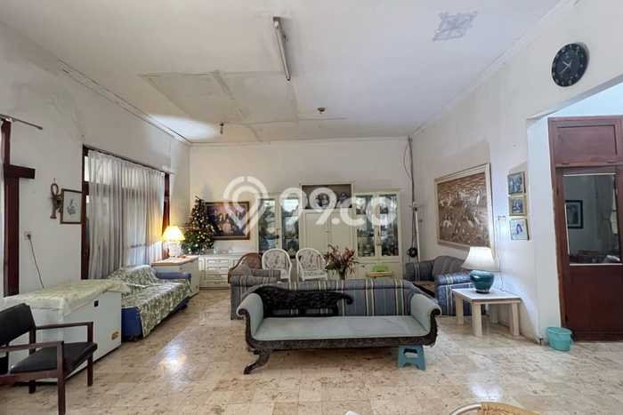Rumah Elit Modern Tanpa Renovasi di Kertajaya Surabaya Rumah Elit Modern Tanpa Renovasi di Kertajaya Surabaya