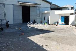 Gudang Disewa di Surabaya dengan LB 700m2 Area Komersial Ramai Gudang Disewa di Surabaya dengan LB 700m2 Area Komersial Ramai