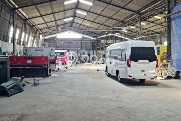 Unit Pabrik Disewa Lokasi Menganti, Gresik Spesifikasi Luas Bangunan 4600m2 Unit Pabrik Disewa Lokasi Menganti, Gresik Spesifikasi Luas Bangunan 4600m2