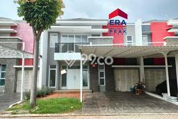 Hunian Asri Green Lake City, Lingkungan Tenang - LT 180m² Hunian Asri Green Lake City, Lingkungan Tenang - LT 180m²