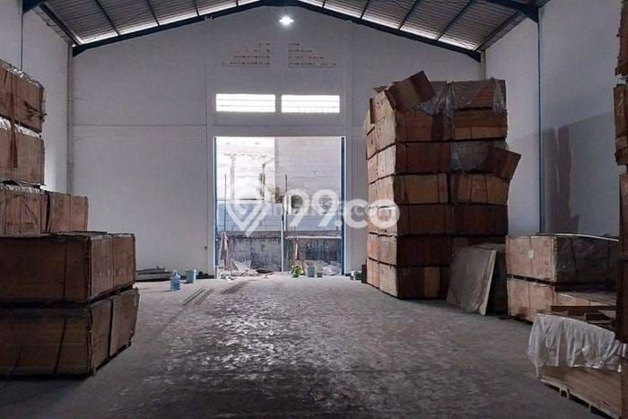 LOKASI STRATEGIS! Gudang For Rent Kawasan Citra Garden, Luas 950m², Area Bisnis LOKASI STRATEGIS! Gudang For Rent Kawasan Citra Garden, Luas 950m², Area Bisnis