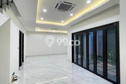 For Sale! Luxury House LT 200m2 Desain Elegan di Tangerang Kota For Sale! Luxury House LT 200m2 Desain Elegan di Tangerang Kota