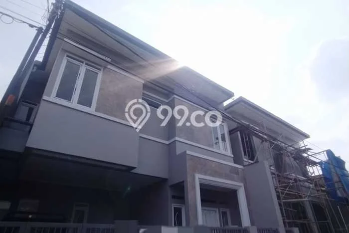 For Sale Rumah 4 Kamar Lokasi Ideal Nyaman dan Strategis di Antapani For Sale Rumah 4 Kamar Lokasi Ideal Nyaman dan Strategis di Antapani