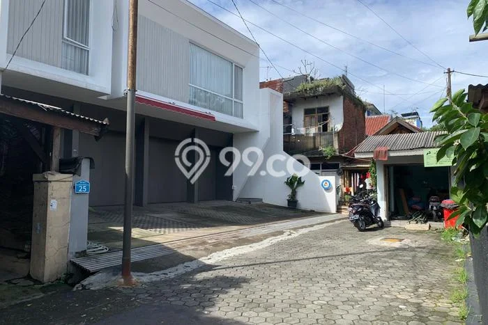 Hunian Elit LB 400m2 Siap Pakai Desain Elegan di Buah Batu, Bandung Hunian Elit LB 400m2 Siap Pakai Desain Elegan di Buah Batu, Bandung