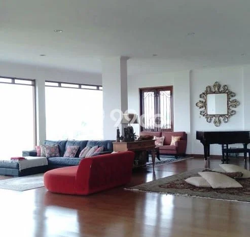 Dijual Rumah Mewah Elegan Dengan View Eksklusif di Dago Pakar, Bandung Dijual Rumah Mewah Elegan Dengan View Eksklusif di Dago Pakar, Bandung