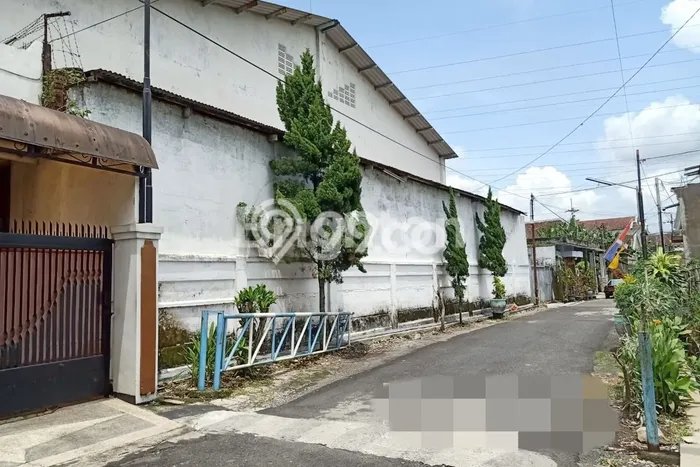 Gudang Dijual di Malang LT 1400m2 & LB 828m2 Lokasi Terbaik! Gudang Dijual di Malang LT 1400m2 & LB 828m2 Lokasi Terbaik!