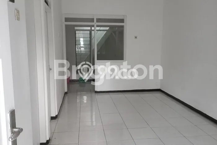 Rumah di , 1 KM, Lingkungan Asri, LT 128m2m² Bangunan 100m2m² Rumah di , 1 KM, Lingkungan Asri, LT 128m2m² Bangunan 100m2m²