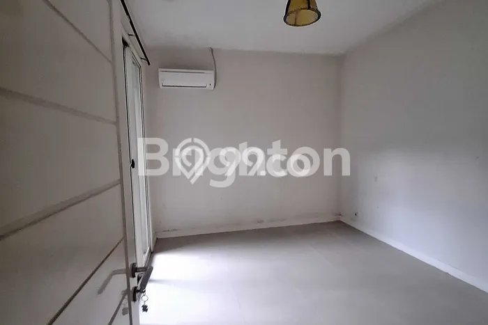 Rumah Luas Asri 3 KT Siap Huni di Balearjosari Malang Rumah Luas Asri 3 KT Siap Huni di Balearjosari Malang
