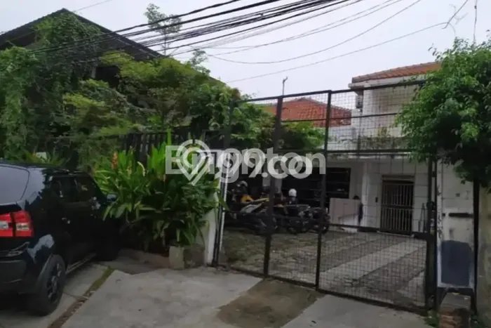 Unit Komersial Dijual di Tebet Jakarta Selatan Luas Tanah 448m2, Luas Bangunan 524m2 Unit Komersial Dijual di Tebet Jakarta Selatan Luas Tanah 448m2, Luas Bangunan 524m2