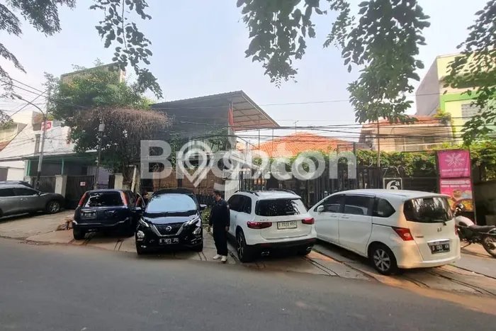 Unit Komersial Dijual di Tebet Jakarta Selatan Luas Tanah 448m2, Luas Bangunan 524m2 Unit Komersial Dijual di Tebet Jakarta Selatan Luas Tanah 448m2, Luas Bangunan 524m2