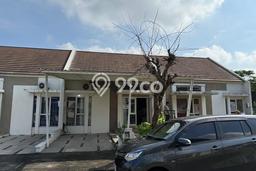 For Sale Rumah 2 Kamar Lokasi Ideal Nyaman dan Strategis di Cikupa For Sale Rumah 2 Kamar Lokasi Ideal Nyaman dan Strategis di Cikupa