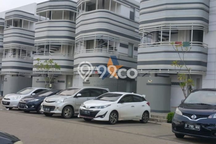 Dijual Hunian Rumah Terawat 6 KT di BSD City, Tangerang Dijual Hunian Rumah Terawat 6 KT di BSD City, Tangerang