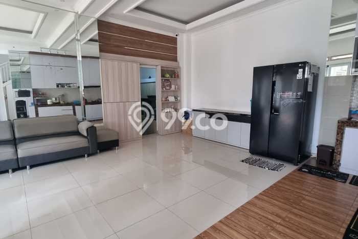 PENAWARAN TERBAIK! Rumah Strategis di , Luas 398m2m² Bangunan 650m2m² PENAWARAN TERBAIK! Rumah Strategis di , Luas 398m2m² Bangunan 650m2m²