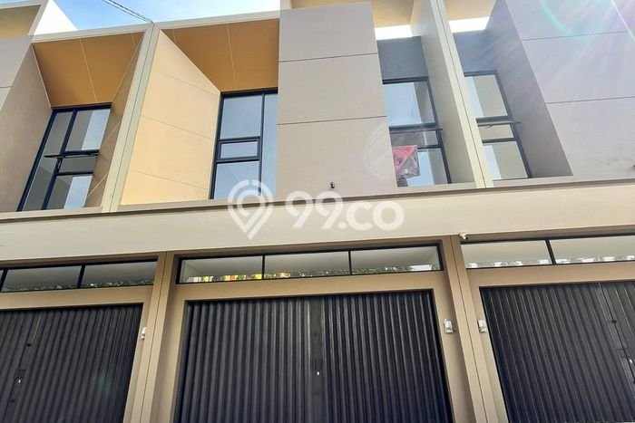 Ruko Dijual di Bandung LT 134m2 & LB 140m2 Lokasi Terbaik! Ruko Dijual di Bandung LT 134m2 & LB 140m2 Lokasi Terbaik!