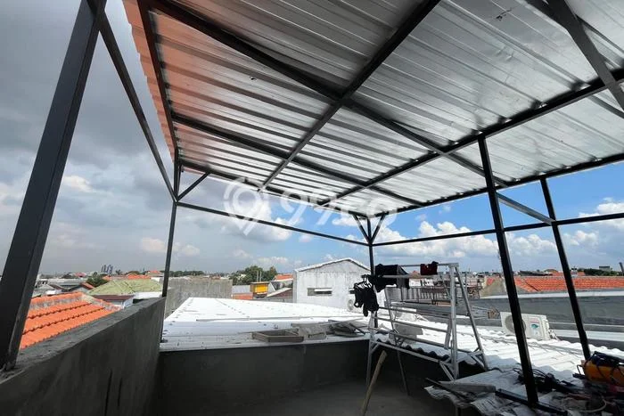 Rumah Kost untuk Dijual di Gresik dengan 17 KT, 17 KM, Luas 242m2 Rumah Kost untuk Dijual di Gresik dengan 17 KT, 17 KM, Luas 242m2