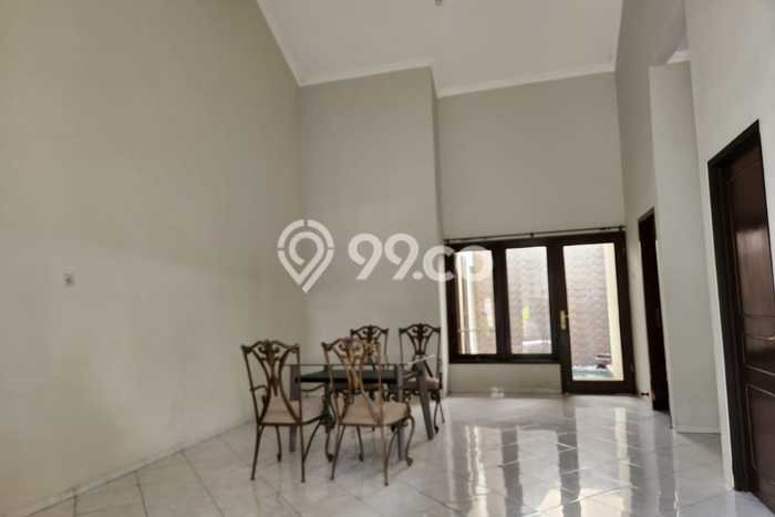 SPECIAL OFFER! Rumah di Sambikerep, 2 KT, Area Strategis, Luas 120m² Bangunan 100m² SPECIAL OFFER! Rumah di Sambikerep, 2 KT, Area Strategis, Luas 120m² Bangunan 100m²