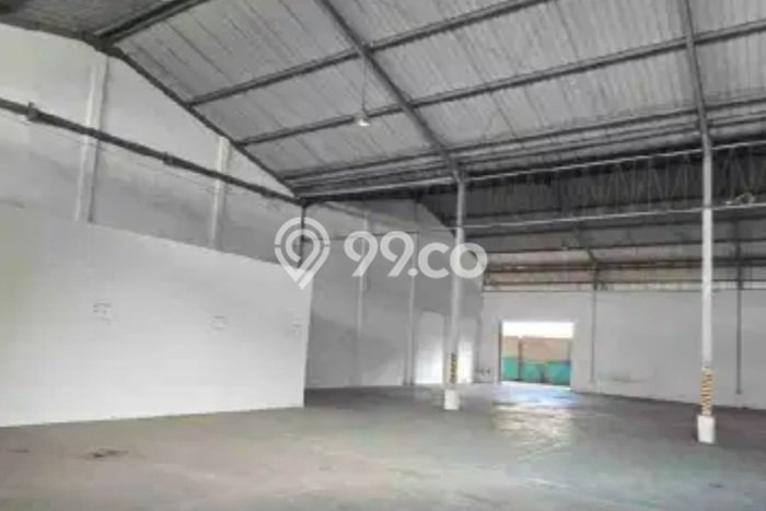 Gudang Disewa di Rungkut, Surabaya, LT 3426m2 / LB 2400m2 Gudang Disewa di Rungkut, Surabaya, LT 3426m2 / LB 2400m2