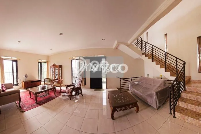 Rumah di , Dekat Fasilitas, 1 KM, LT 320m2m² LB 450m2m² Rumah di , Dekat Fasilitas, 1 KM, LT 320m2m² LB 450m2m²