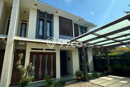 Rumah Dengan Harga Terbaik LT 351m2m² Akses Dekat di Jantung Kota , Bandung Rumah Dengan Harga Terbaik LT 351m2m² Akses Dekat di Jantung Kota , Bandung