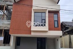 Dijual Rumah 4 Kamar Lokasi Ideal Bagus dan Strategis di Antapani Dijual Rumah 4 Kamar Lokasi Ideal Bagus dan Strategis di Antapani