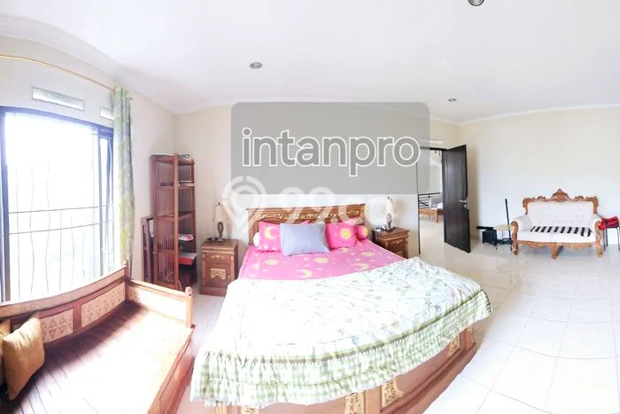 Rumah di , Dekat Fasilitas, 1 KM, LT 320m2m² LB 450m2m² Rumah di , Dekat Fasilitas, 1 KM, LT 320m2m² LB 450m2m²