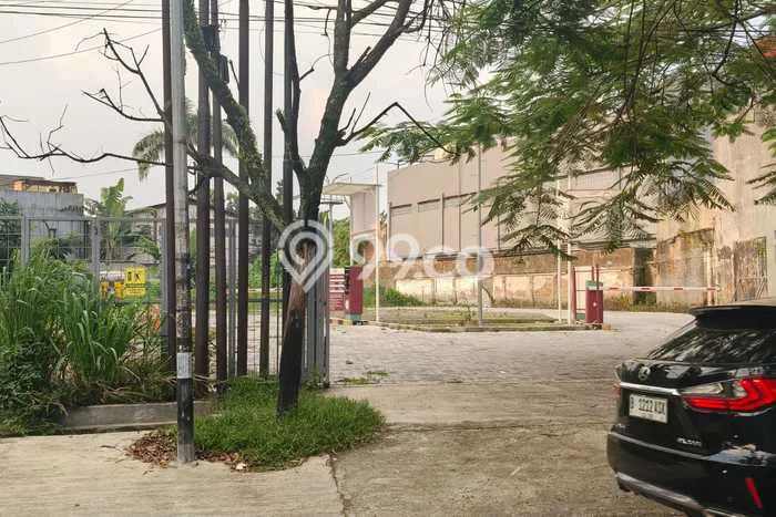Tanah Disewakan Lokasi Sudirman Bandung Luas 1350m2 Tanah Disewakan Lokasi Sudirman Bandung Luas 1350m2
