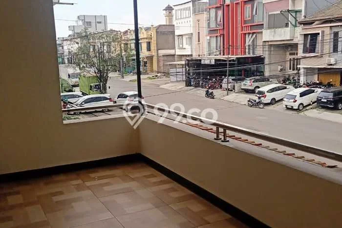Ruko untuk disewa di Babakan Ciparay punya LT 105m2 & LB 200m2 harga sewa kompetitif Ruko untuk disewa di Babakan Ciparay punya LT 105m2 & LB 200m2 harga sewa kompetitif