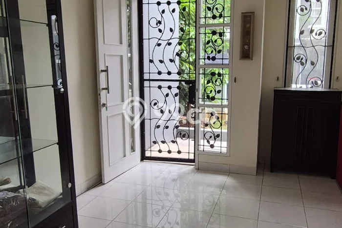Disewakan! Rumah 2 Kamar Tidur &
2 Kamar Mandi di Summarecon Serpong, Tangerang Disewakan! Rumah 2 Kamar Tidur &
2 Kamar Mandi di Summarecon Serpong, Tangerang