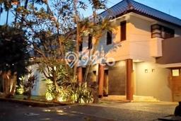 Rumah Elit LB 500m2 Siap Huni Desain Elegan di Bintaro, Tangerang Selatan Rumah Elit LB 500m2 Siap Huni Desain Elegan di Bintaro, Tangerang Selatan