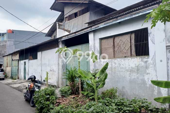Pabrik di Cengkareng, Luas 300m², Pusat Bisnis, Jalan Utama Pabrik di Cengkareng, Luas 300m², Pusat Bisnis, Jalan Utama