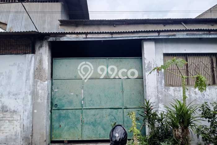 Pabrik di Cengkareng, Luas 300m², Pusat Bisnis, Jalan Utama Pabrik di Cengkareng, Luas 300m², Pusat Bisnis, Jalan Utama