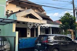 Rumah Luas Asri 3 KT Siap Pakai di Bintaro Tangerang Selatan Rumah Luas Asri 3 KT Siap Pakai di Bintaro Tangerang Selatan