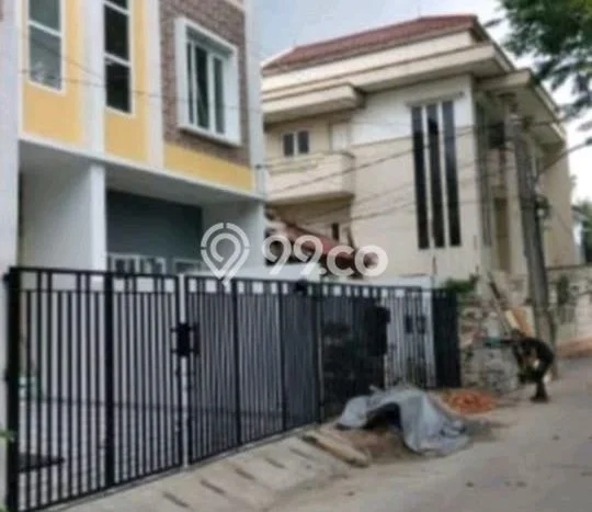 Rumah Strategis Modern Lb 80m2 di Kelapa Gading, Jakarta Utara Rumah Strategis Modern Lb 80m2 di Kelapa Gading, Jakarta Utara