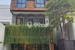 Rumah Strategis 4 KT Luas Tanah 140m² di Pondok Indah, Jakarta Selatan Rumah Strategis 4 KT Luas Tanah 140m² di Pondok Indah, Jakarta Selatan
