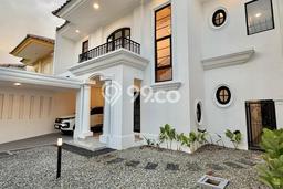 Ready to Use! Luxury House LT 240m2 Desain Modern di BSD Puspita Loka Ready to Use! Luxury House LT 240m2 Desain Modern di BSD Puspita Loka
