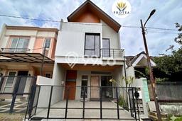 For Sale Hunian Rumah Terawat 3 Kamar di BSD Nusaloka, Tangerang For Sale Hunian Rumah Terawat 3 Kamar di BSD Nusaloka, Tangerang