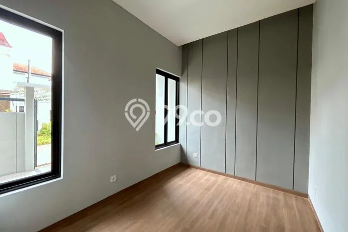 Ready to Use! Luxury House LT 159m2 Desain Modern di BSD Griya Loka Ready to Use! Luxury House LT 159m2 Desain Modern di BSD Griya Loka