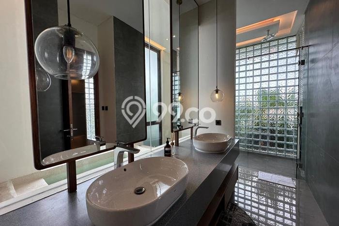 Dijual Vila Kawasan Kuta, Area 315m2m², Area tenang untuk Anda Dijual Vila Kawasan Kuta, Area 315m2m², Area tenang untuk Anda