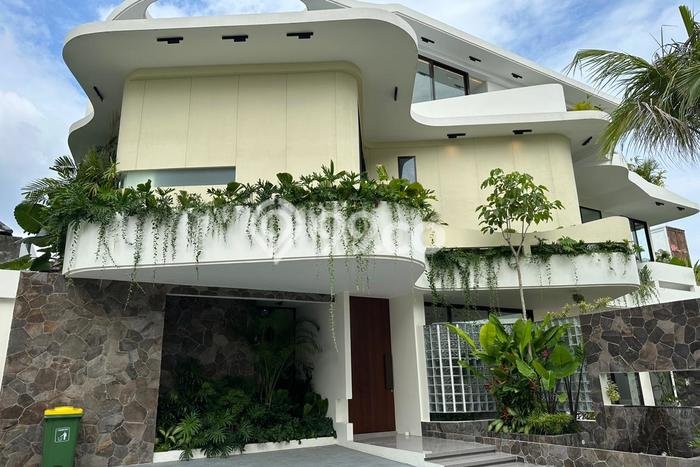 Dijual Vila Kawasan Kuta, Area 315m2m², Area tenang untuk Anda Dijual Vila Kawasan Kuta, Area 315m2m², Area tenang untuk Anda