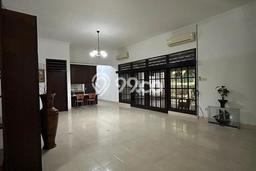 Siap Huni Rumah Mewah 4 Kamar di Kebayoran Baru Dekat ke Mana Saja Siap Huni Rumah Mewah 4 Kamar di Kebayoran Baru Dekat ke Mana Saja