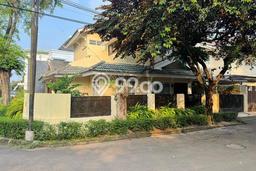 Hunian Mewah LB 150m2 Siap Pakai Desain Elegan di Bintaro, Tangerang Selatan Hunian Mewah LB 150m2 Siap Pakai Desain Elegan di Bintaro, Tangerang Selatan