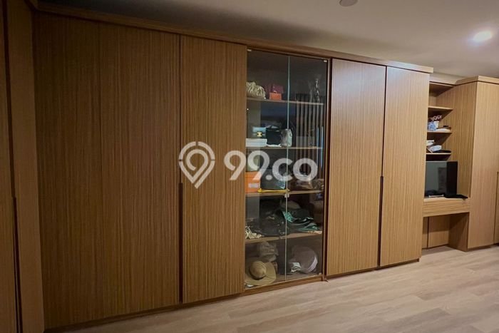 Rumah Mewah LB 380m2 Siap Huni Desain Elegan di Pesanggrahan, Jakarta Barat Rumah Mewah LB 380m2 Siap Huni Desain Elegan di Pesanggrahan, Jakarta Barat