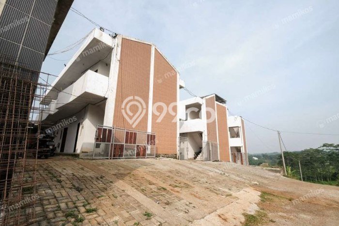 Rumah Modern 8 Kamar LT 102m2 di Jatinangor Rumah Modern 8 Kamar LT 102m2 di Jatinangor
