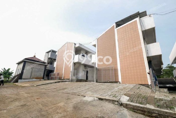 Rumah Modern 8 Kamar LT 102m2 di Jatinangor Rumah Modern 8 Kamar LT 102m2 di Jatinangor