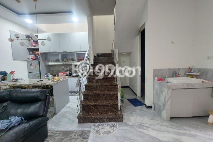 Dijual Terbatas Rumah LT 102m2m² di Kawasan Residential , Surabaya Dijual Terbatas Rumah LT 102m2m² di Kawasan Residential , Surabaya