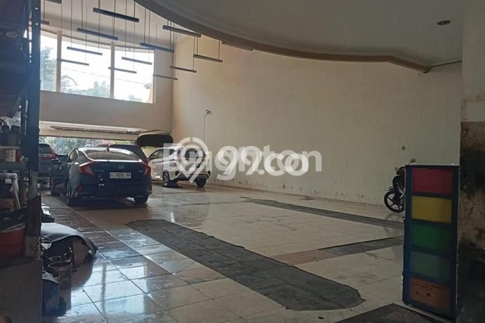 Unit Ruko Dijual di Surabaya LT 287m2 & LB 335m2 Unit Ruko Dijual di Surabaya LT 287m2 & LB 335m2