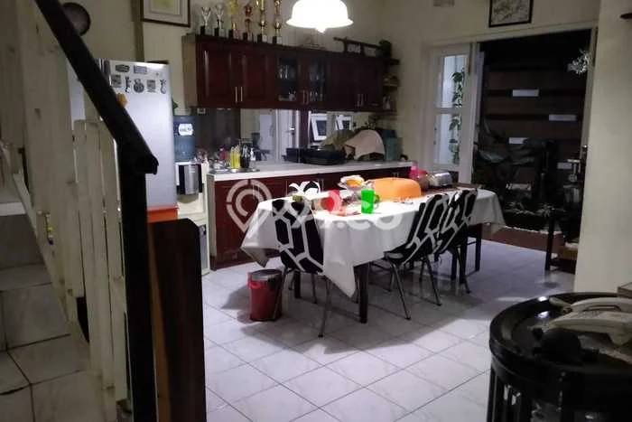 Rumah Luxury Modern Tanpa Renovasi di Cawang Jakarta Timur Rumah Luxury Modern Tanpa Renovasi di Cawang Jakarta Timur