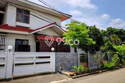 Jual Rumah Luas Elegan Dengan View Cantik di Puri Indah, Jakarta Barat Jual Rumah Luas Elegan Dengan View Cantik di Puri Indah, Jakarta Barat