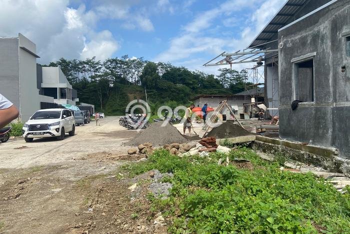 Lahan Kosong Dijual di Ngaliyan, Semarang, Luas 1000m2 Area Strategis Lahan Kosong Dijual di Ngaliyan, Semarang, Luas 1000m2 Area Strategis